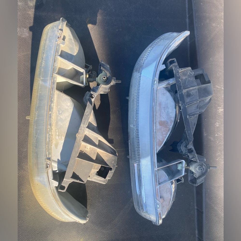 2005 Chevy Tahoe Pair Of Headlights Headlamp OEM GM 16524538 - Picture 2 of 6